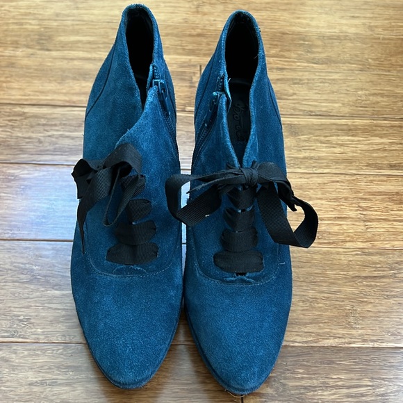 BODEN Booties Navy Lace Up/Side Zip Platform sz 38 - Picture 4 of 7